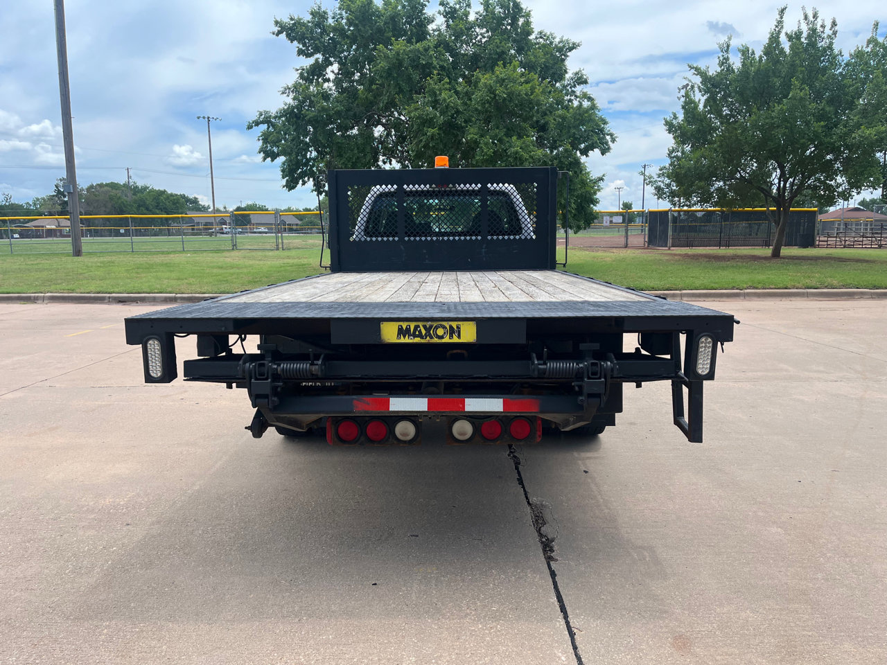 Used 2009 Ford F550 2WD Regular Cab Super Duty image 11