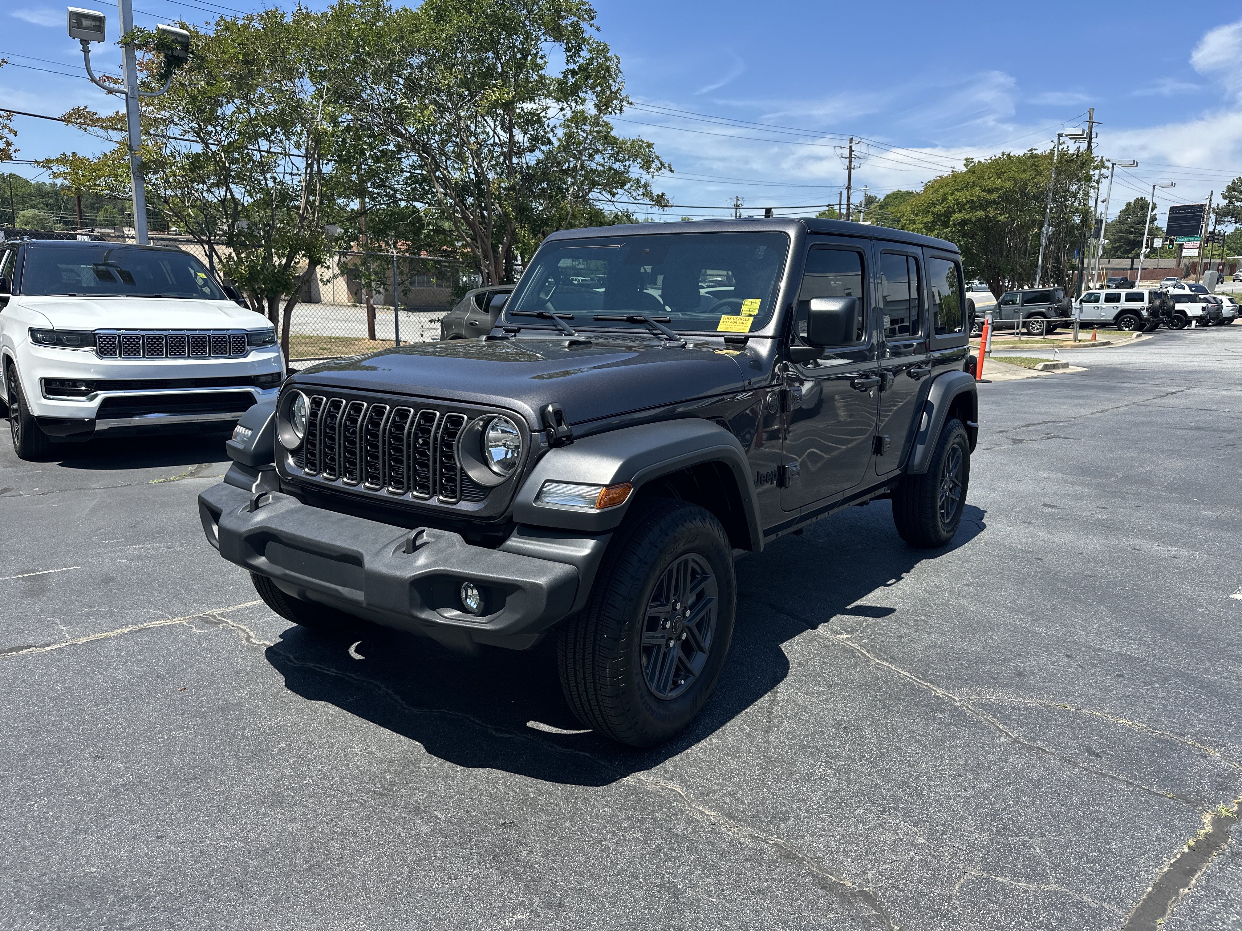 Used 2024 Jeep Wrangler Unlimited Sport AWD/4WD image 5