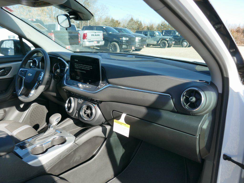 New 2026 Chevrolet Blazer LT w/ Midnight/Sport Edition image 10