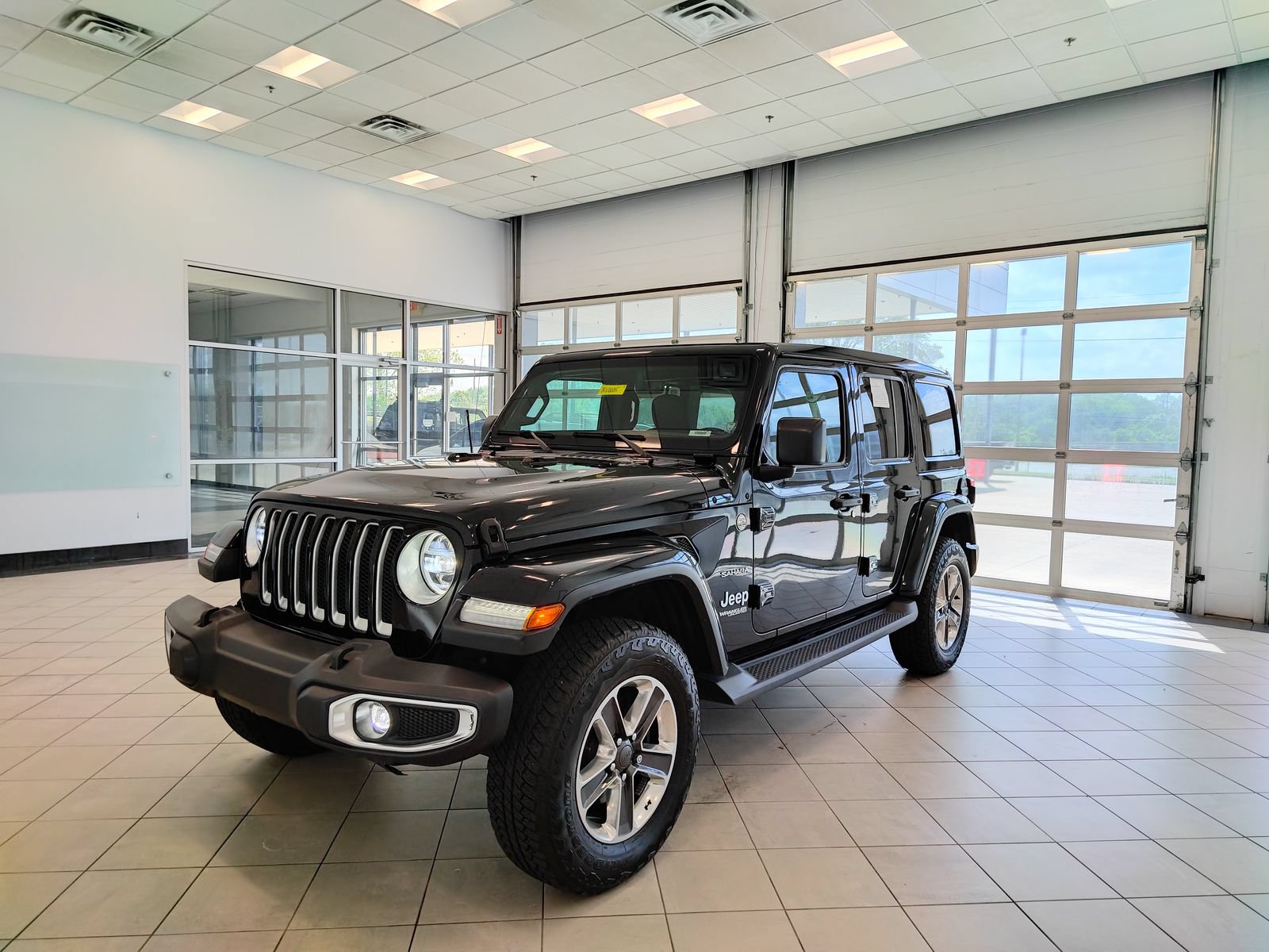 Used 2020 Jeep Wrangler Unlimited Sahara AWD/4WD image 7