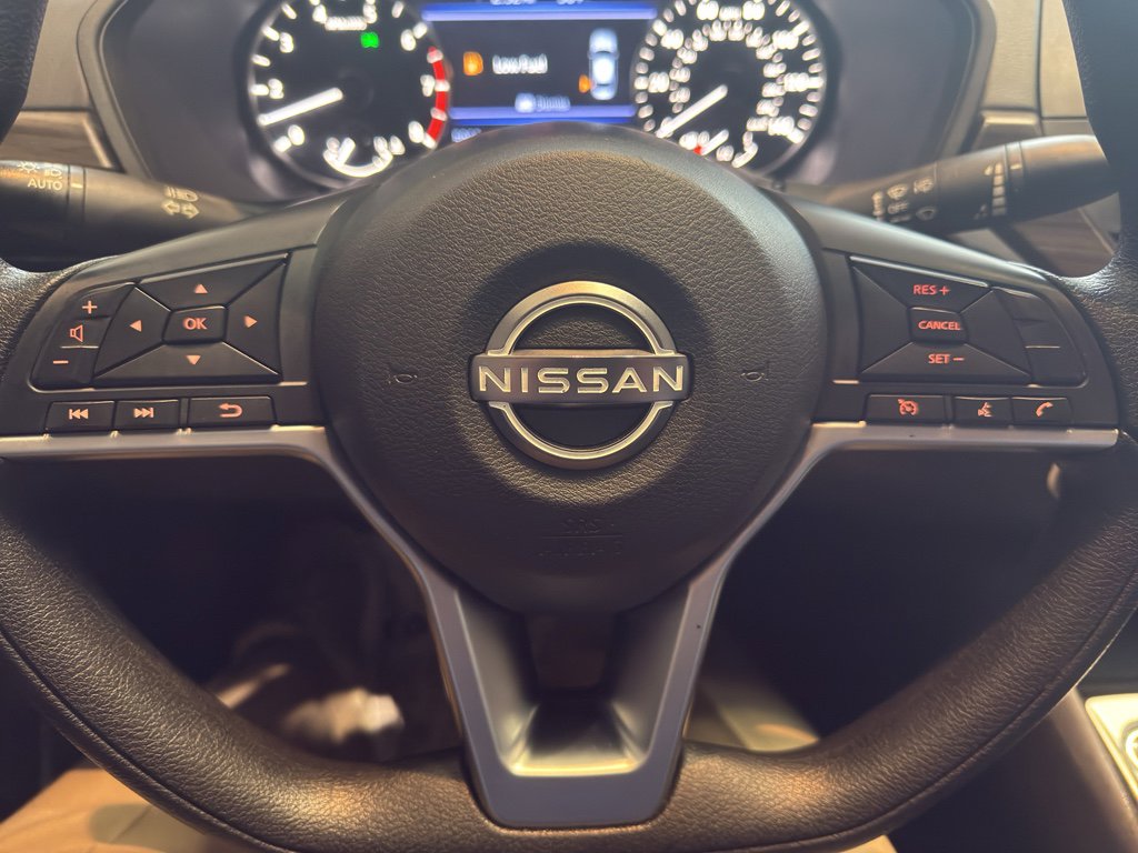 Used 2024 Nissan Altima 2.5 SV FWD image 19