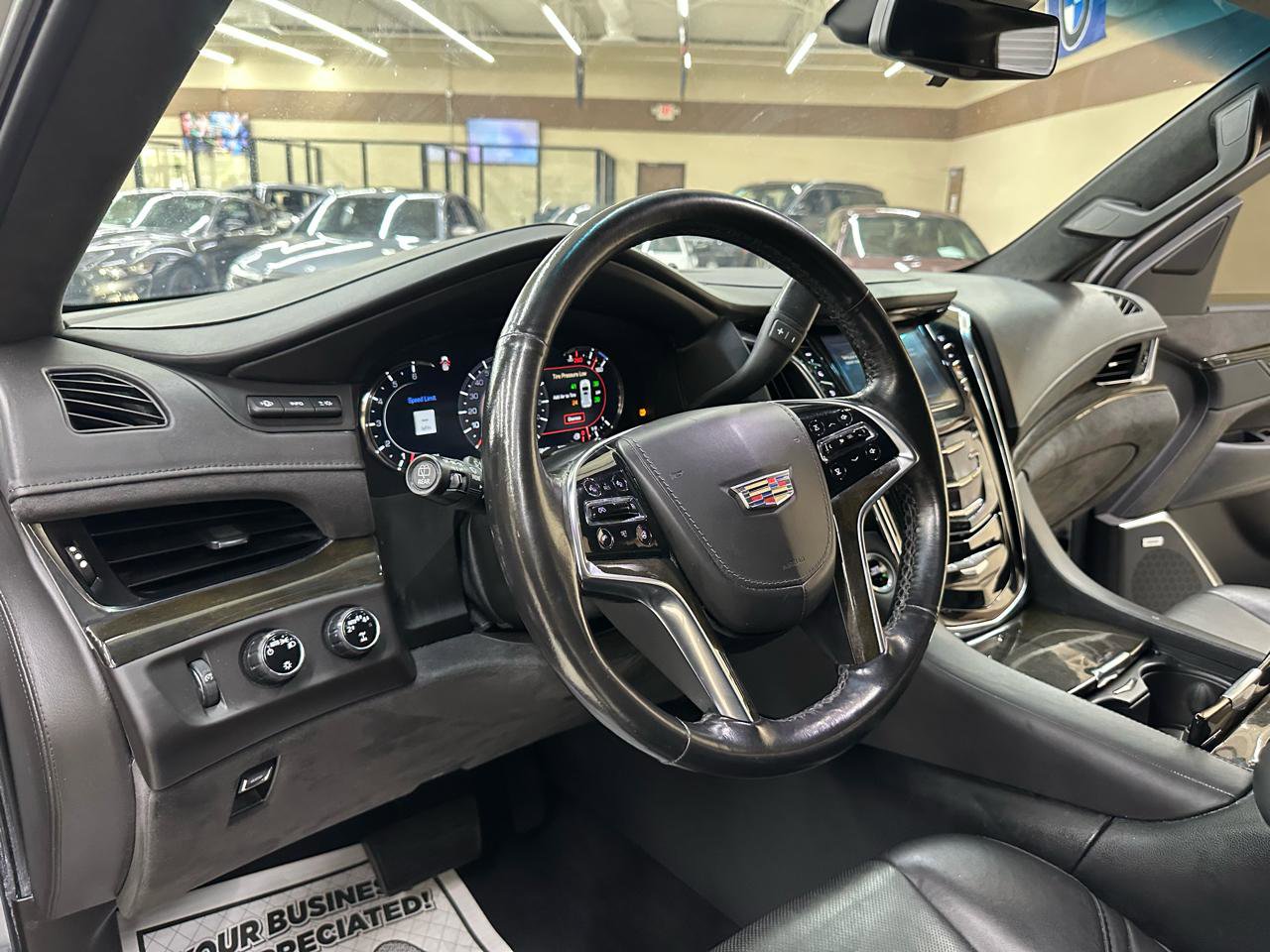 Used 2017 Cadillac Escalade Platinum AWD/4WD image 21