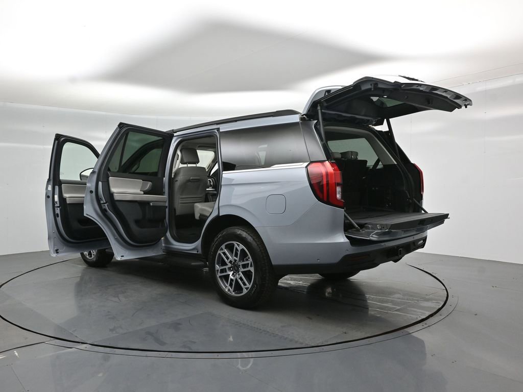 Certified 2025 Ford Expedition Active image 35