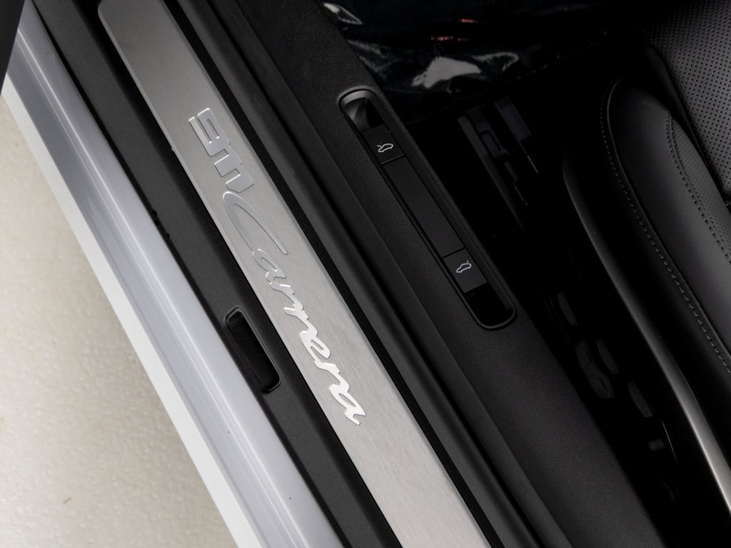 Certified 2025 Porsche 911 Carrera image 18