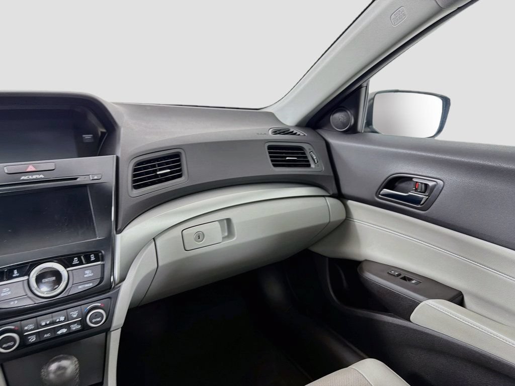 Used 2016 Acura ILX w/ Premium Package FWD image 23