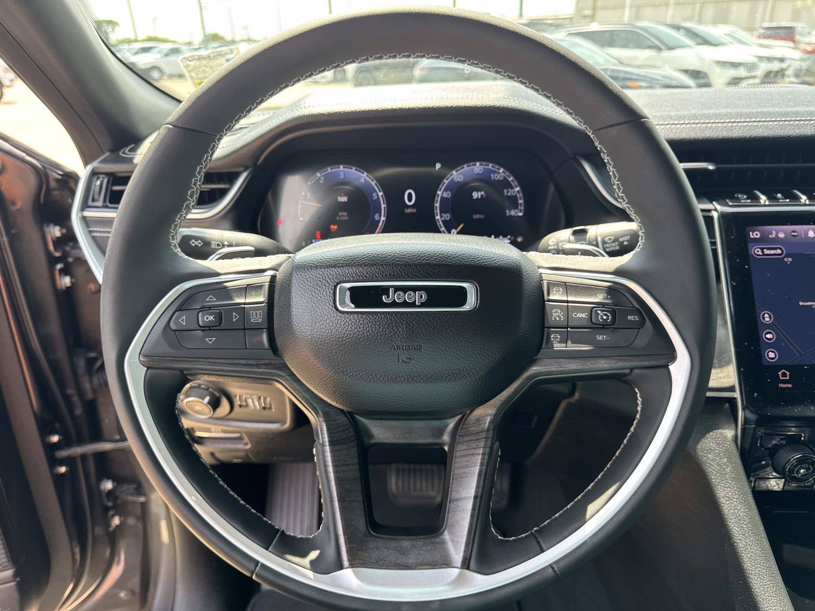 Used 2024 Jeep Grand Cherokee L Limited RWD image 21