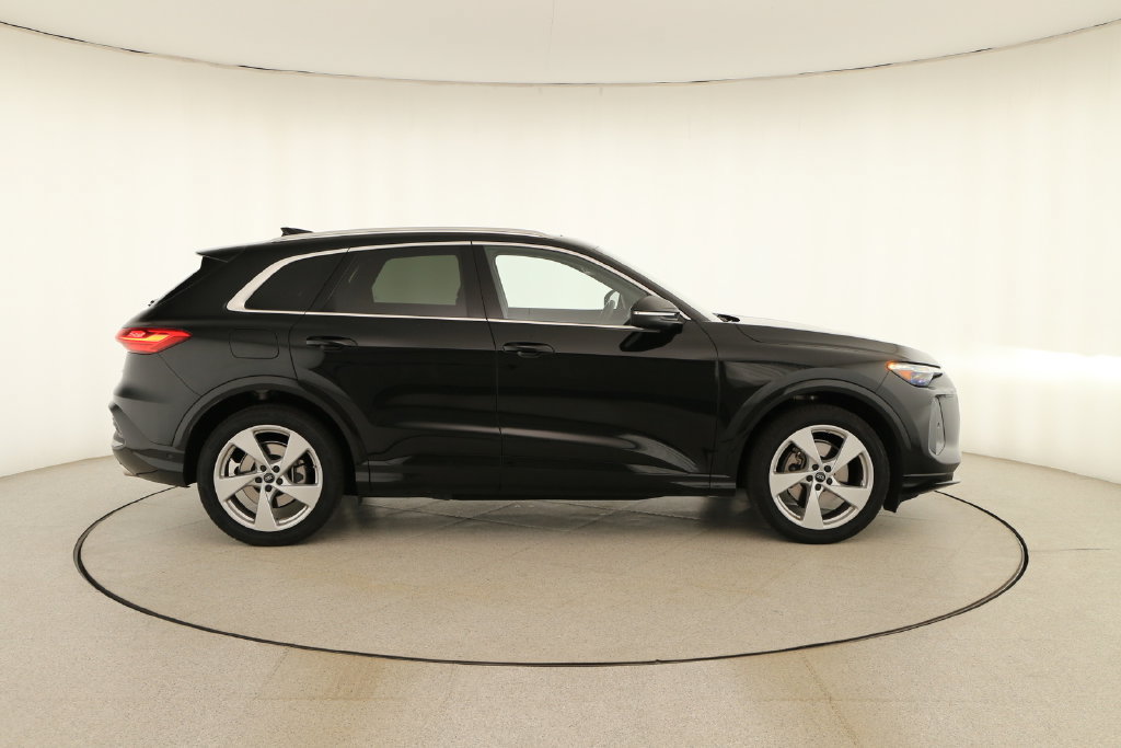 Certified 2025 Audi Q5 Prestige AWD/4WD image 8