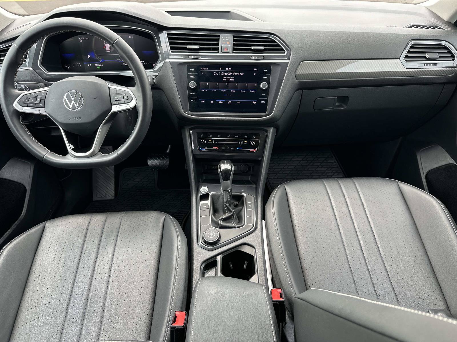 Used 2023 Volkswagen Tiguan SE AWD/4WD image 12