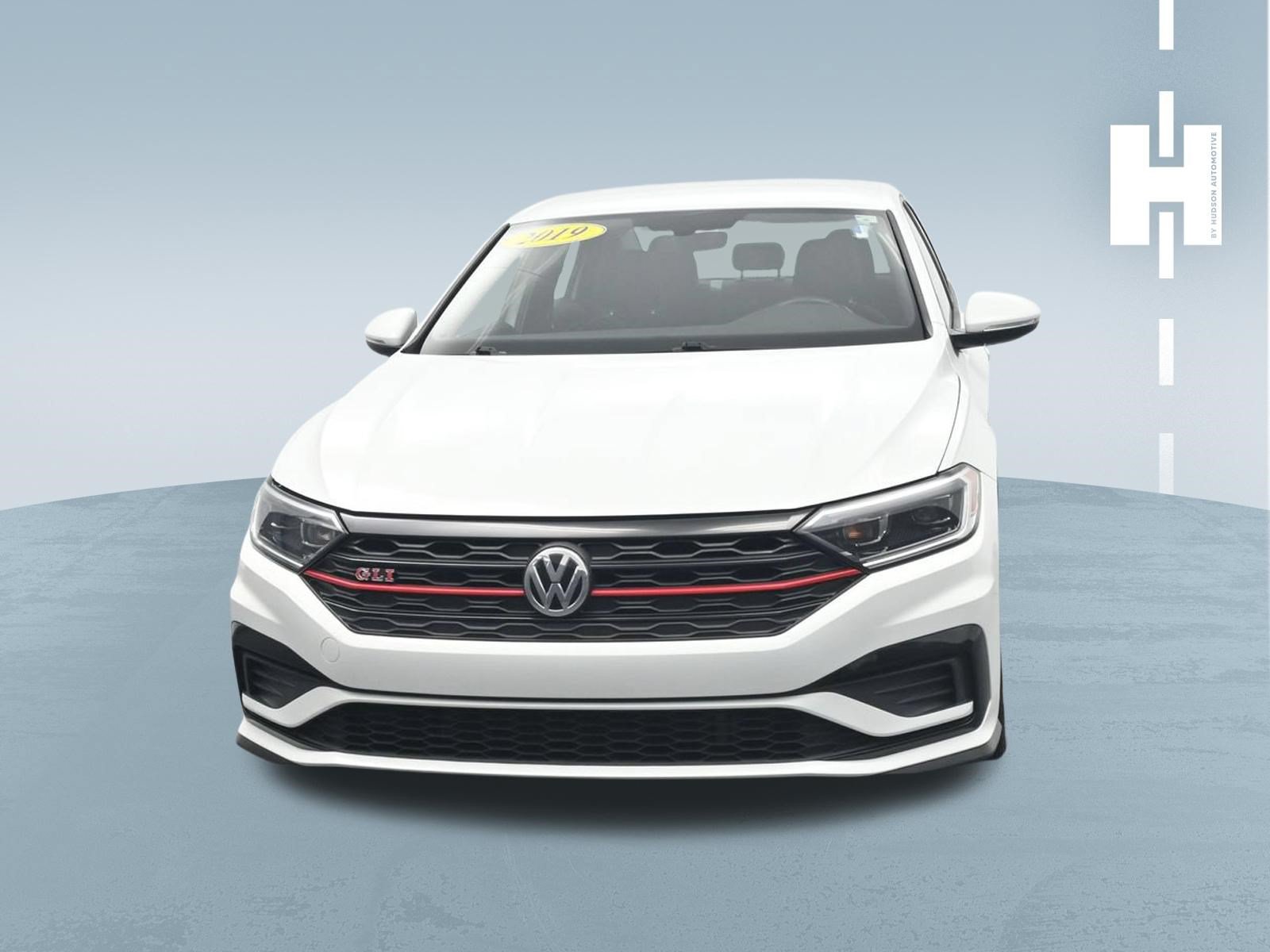 Used 2019 Volkswagen Jetta GLI FWD image 2