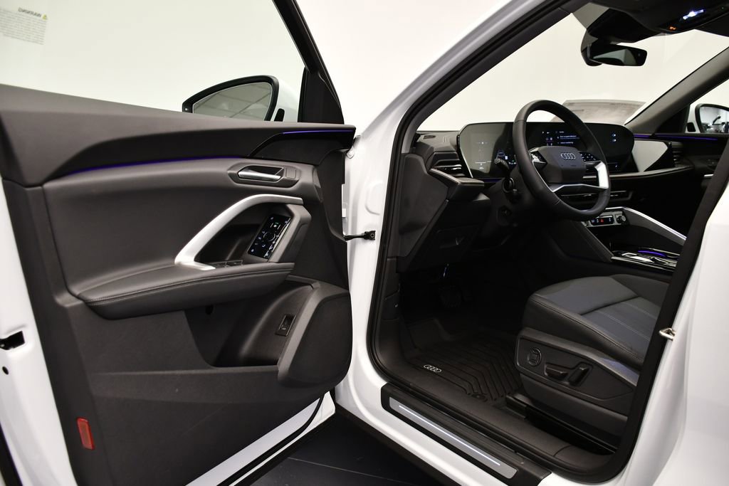 Used 2025 Audi Q5 Premium w/ Convenience Package image 36