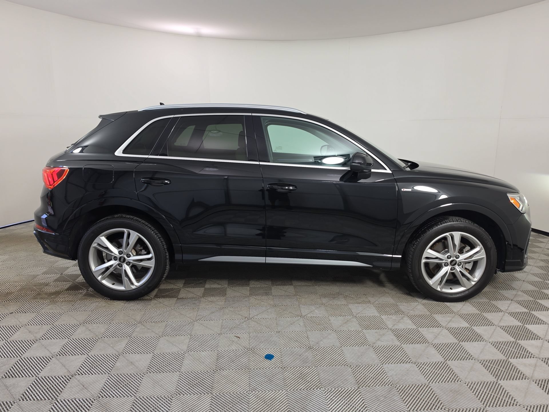 Certified 2022 Audi Q3 2.0T Premium Plus w/ Premium Plus Package AWD/4WD image 8