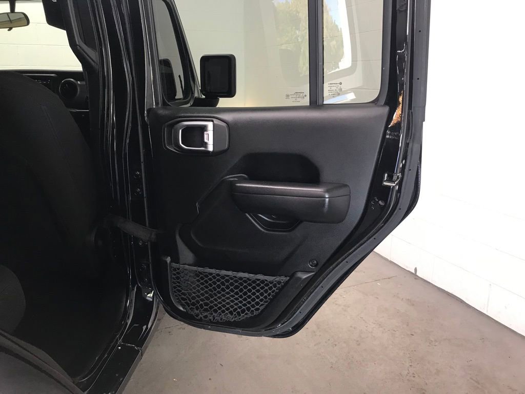 Used 2018 Jeep Wrangler Unlimited Sport S image 29