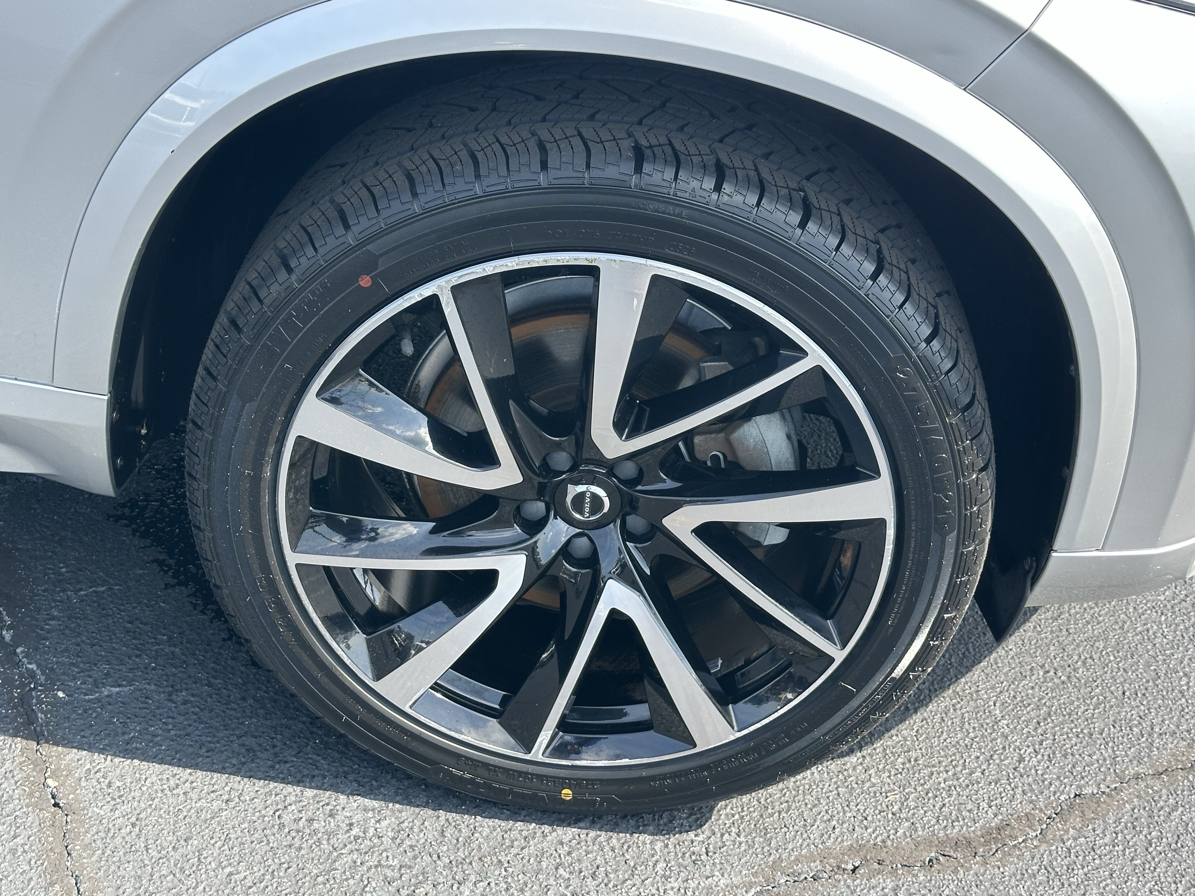 Used 2020 Volvo XC90 T6 Momentum AWD/4WD image 13