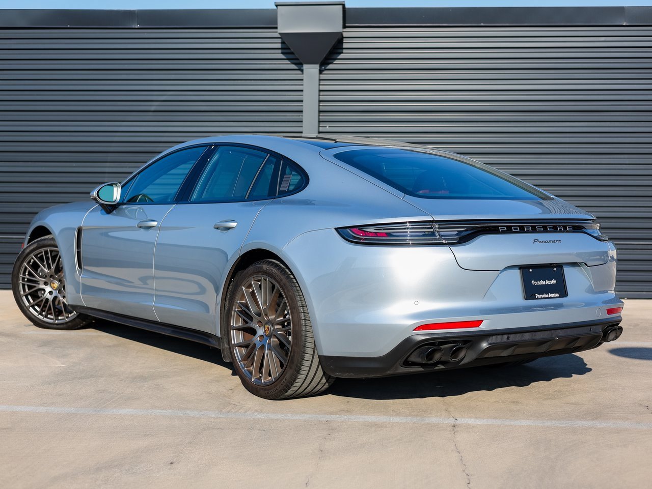 Certified 2023 Porsche Panamera Platinum Edition image 3