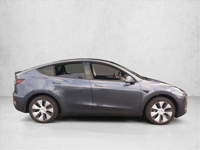 Used 2023 Tesla Model Y 2WD image 4