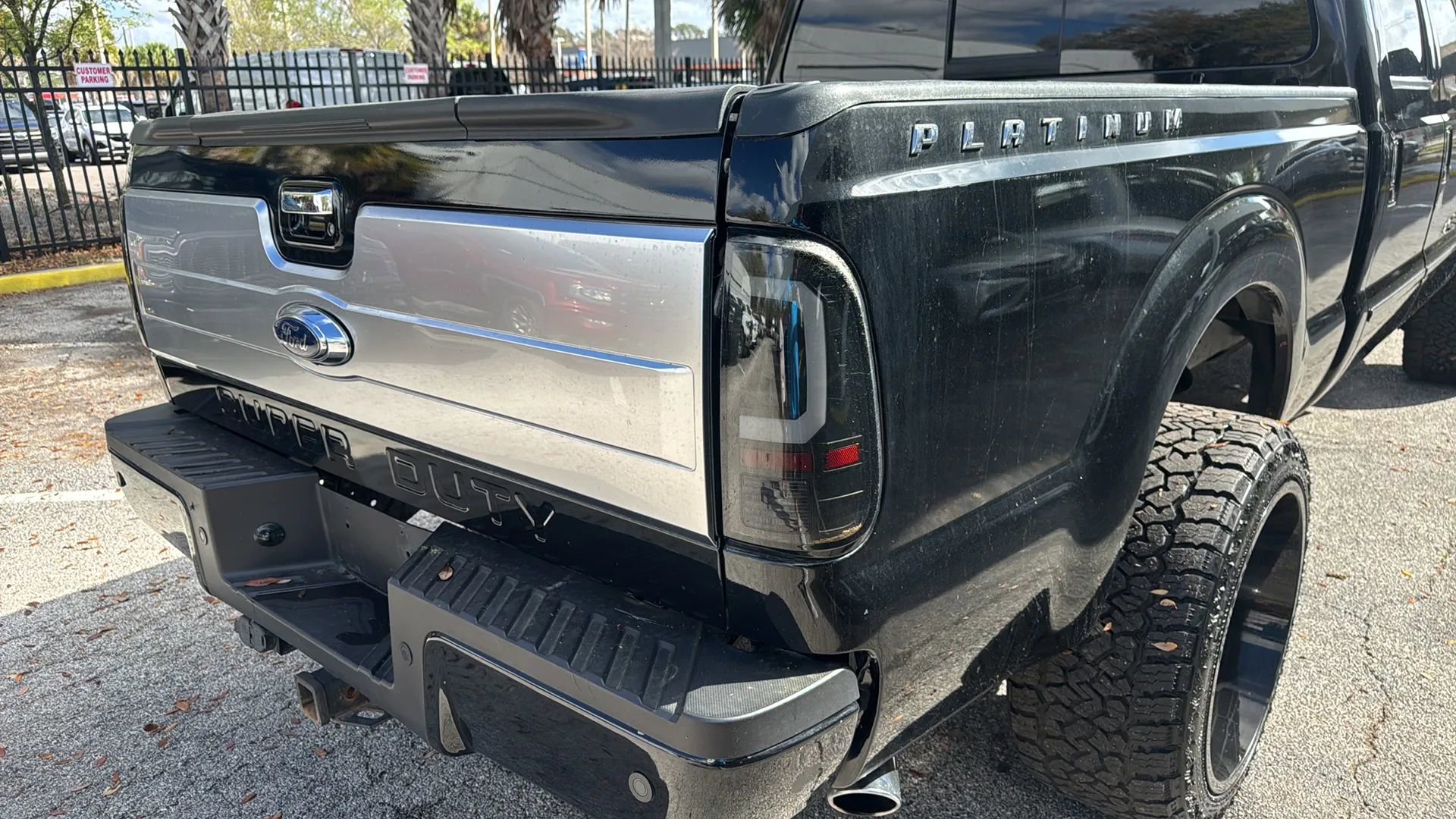Used 2016 Ford F250 Platinum w/ FX4 Off-Road Package image 42