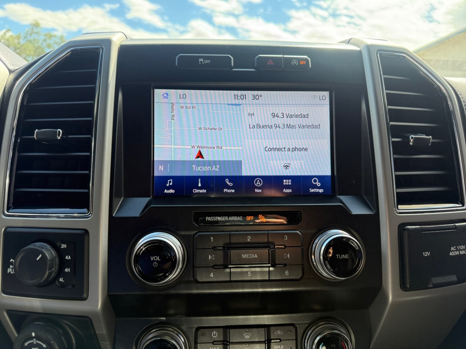 Used 2019 Ford F150 Lariat w/ Equipment Group 502A Luxury AWD/4WD image 20