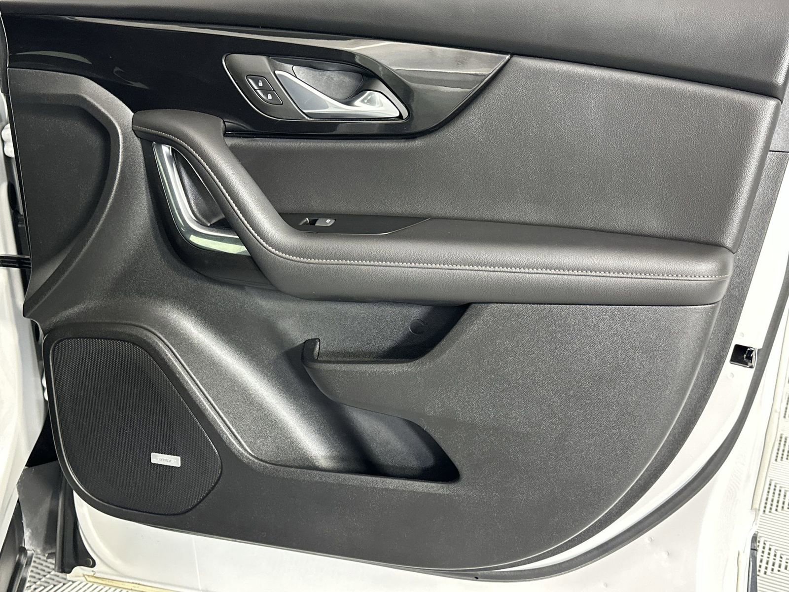 Used 2023 Chevrolet Blazer Premier FWD image 30