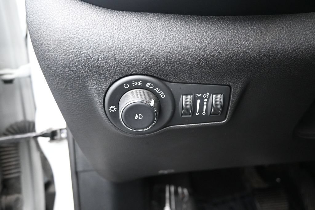 Used 2024 Jeep Compass Latitude AWD/4WD image 21