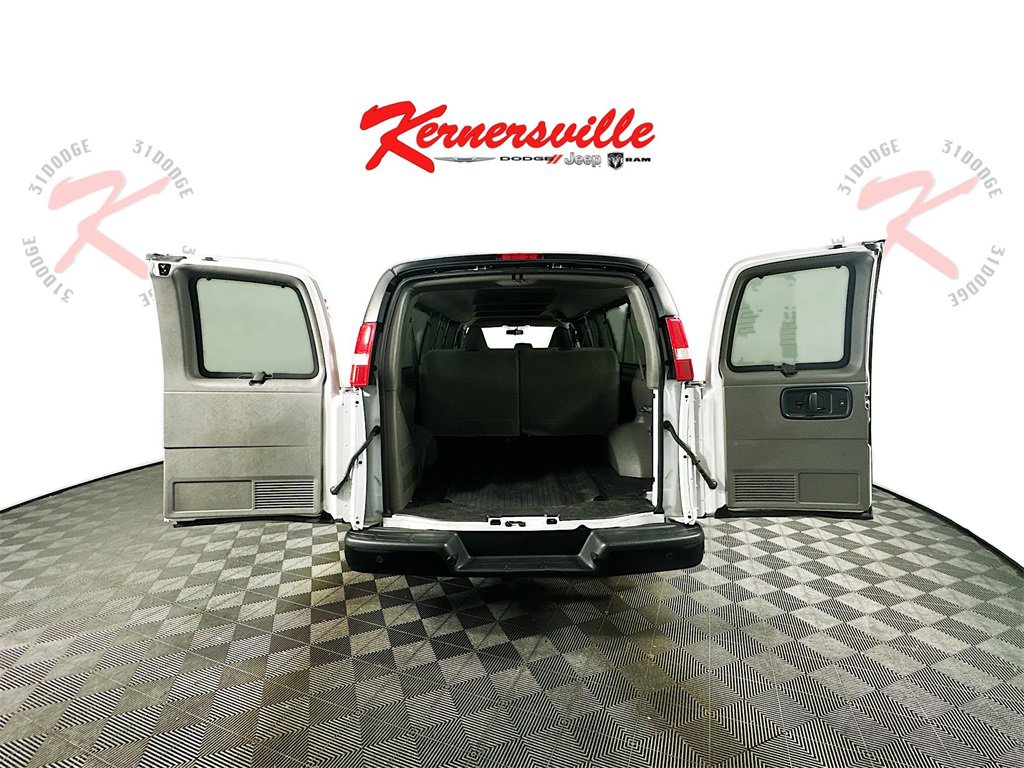 Used 2023 Chevrolet Express 3500 LS image 27