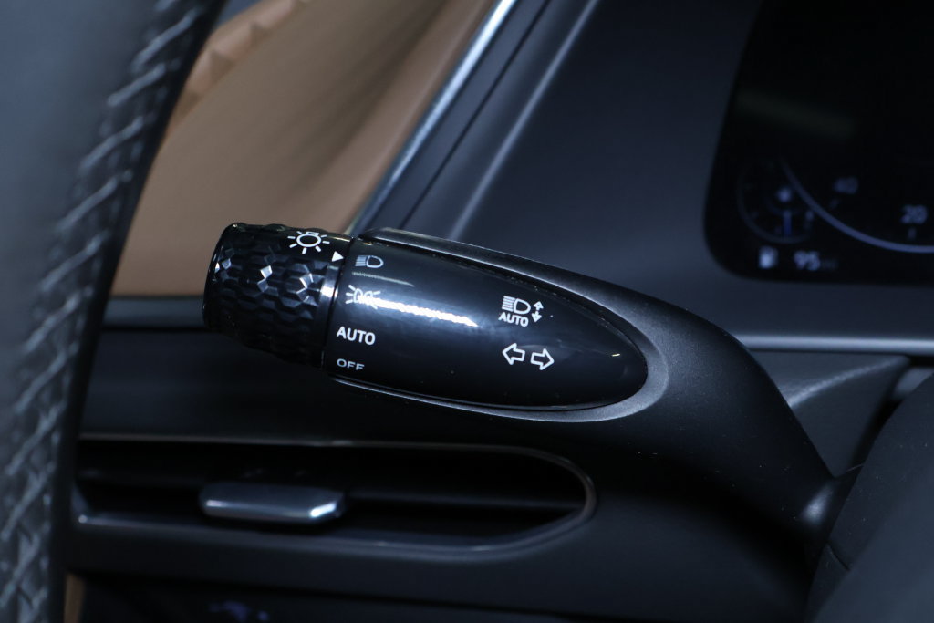 Used 2020 Hyundai Sonata Limited FWD image 24