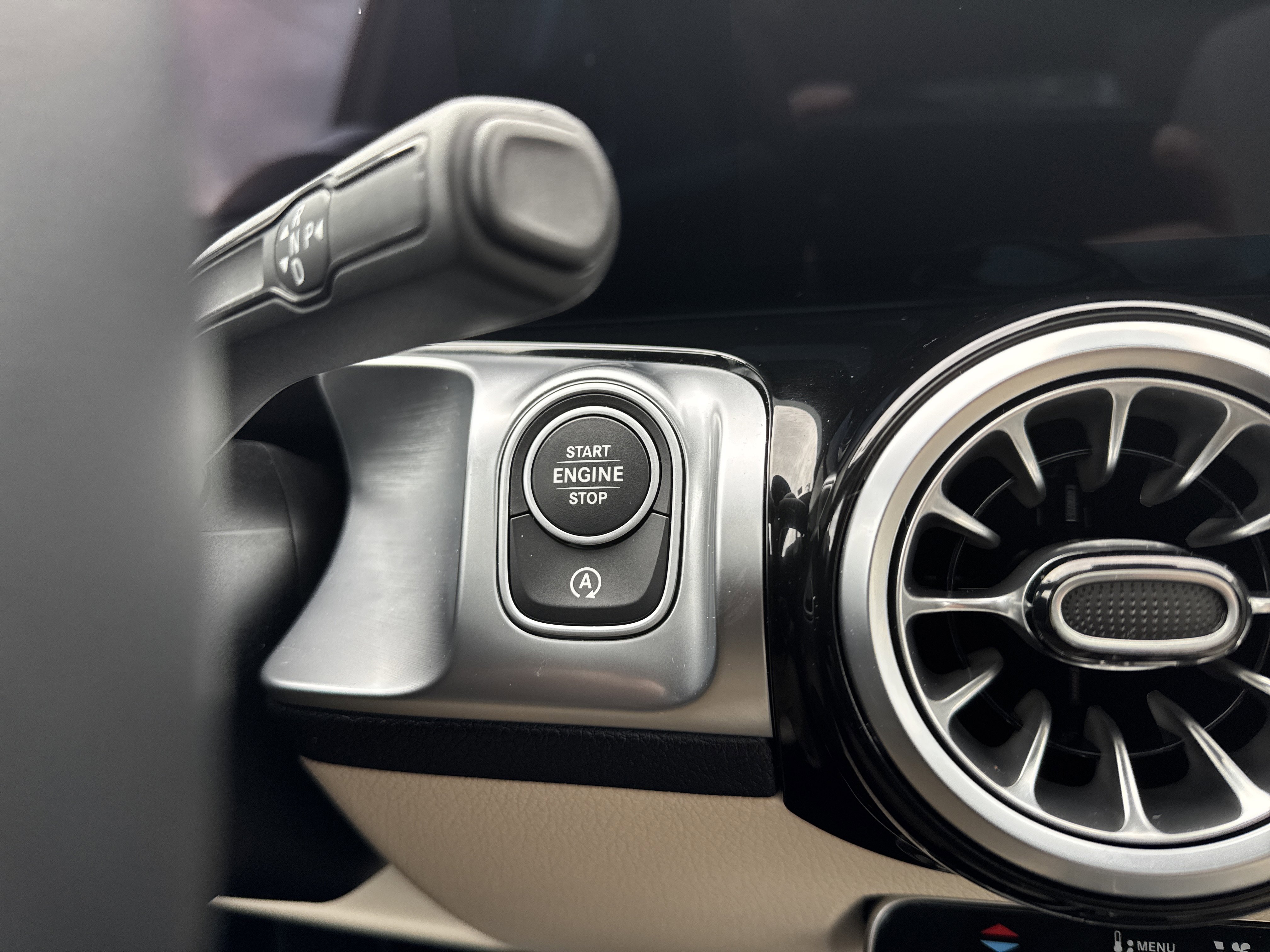 Certified 2025 Mercedes-Benz GLB 250 4MATIC image 18