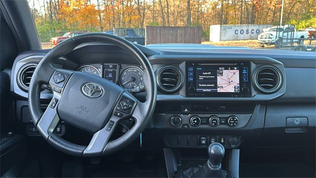 Used 2018 Toyota Tacoma TRD Sport image 9
