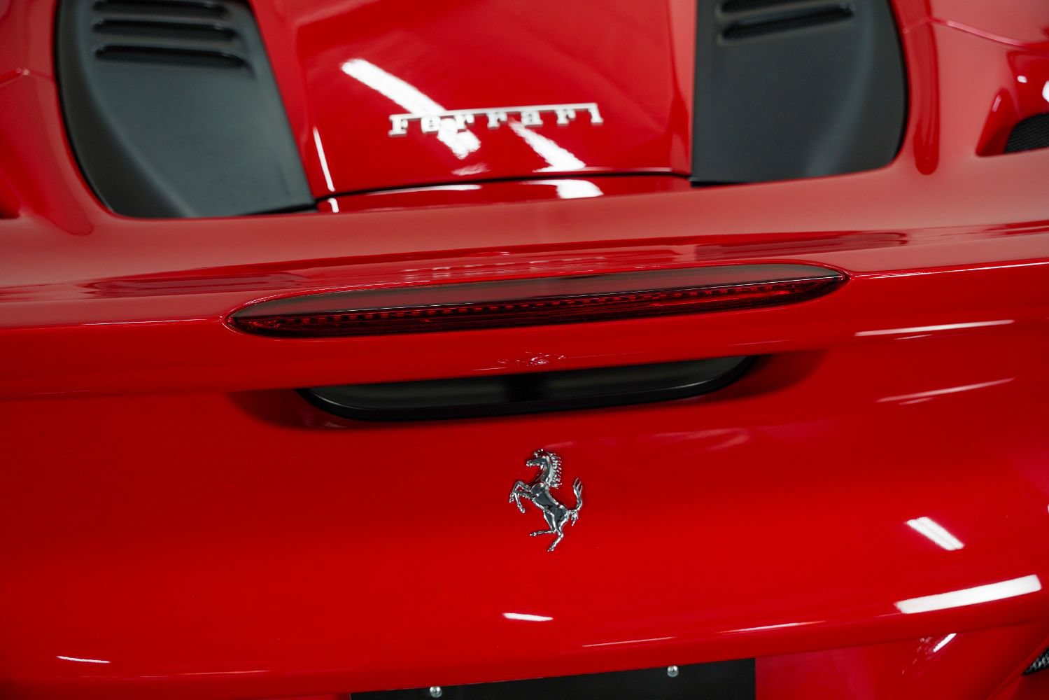 Used 2023 Ferrari F8 Tributo RWD image 23