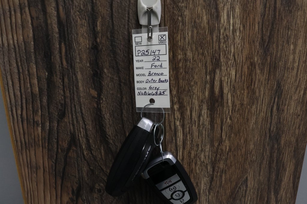 Used 2022 Ford Bronco Outer Banks image 34