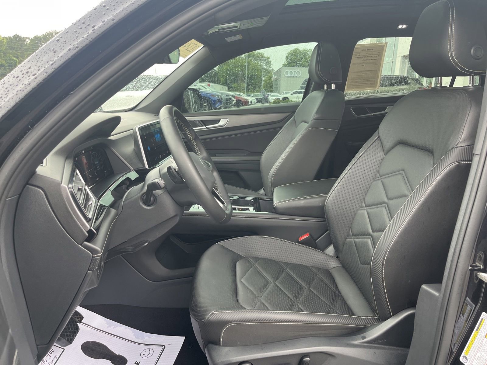 Certified 2024 Volkswagen Atlas Cross Sport SE w/ Panoramic Sunroof Package FWD image 29