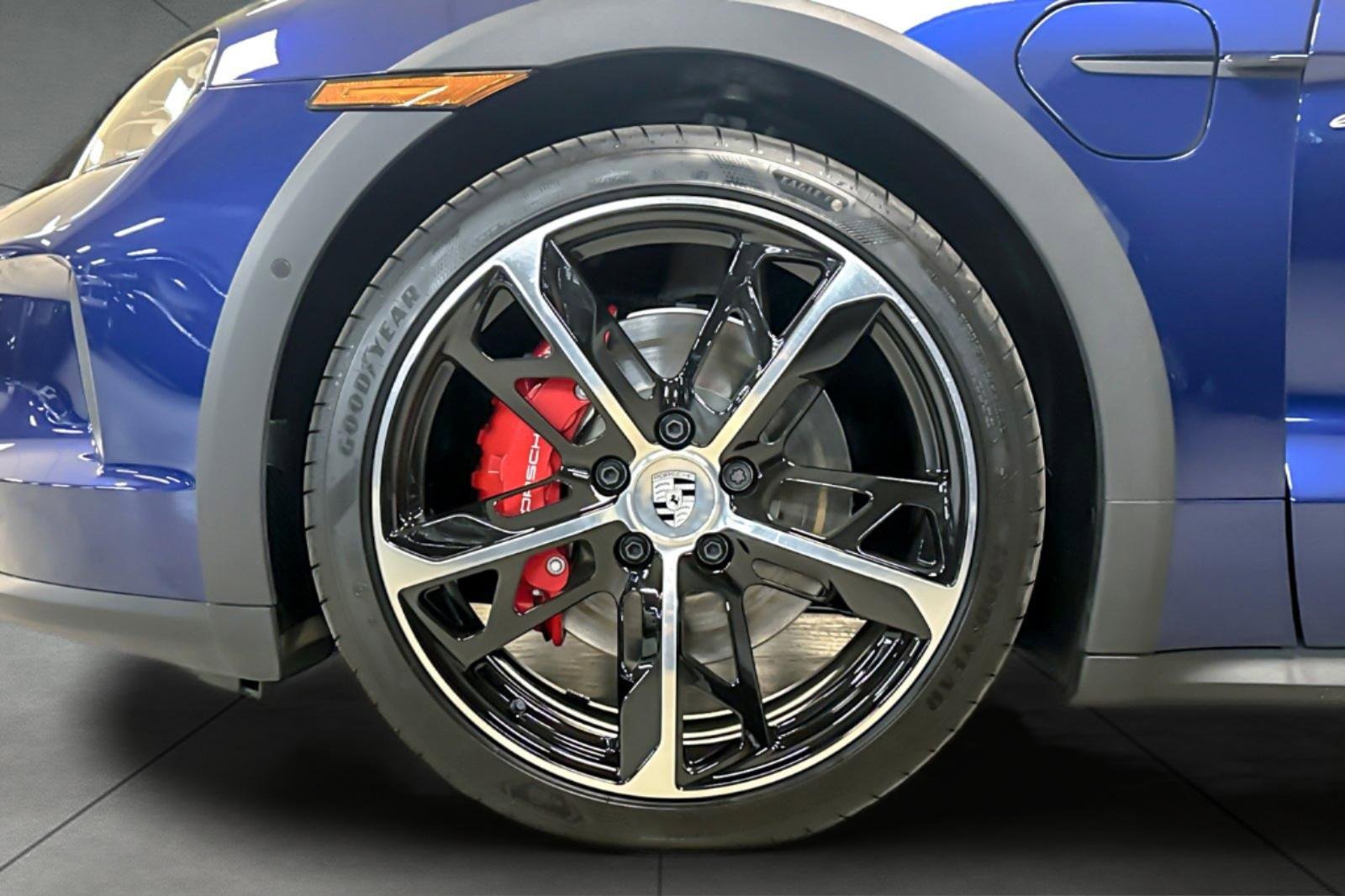 New 2025 Porsche Taycan 4S image 12