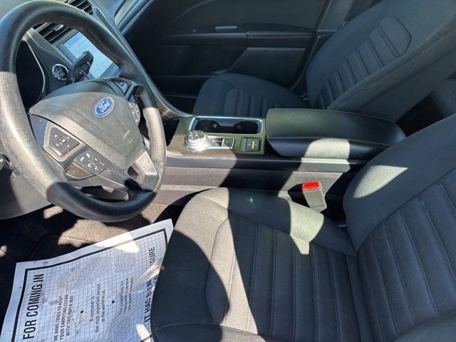 Used 2019 Ford Fusion SE FWD image 11