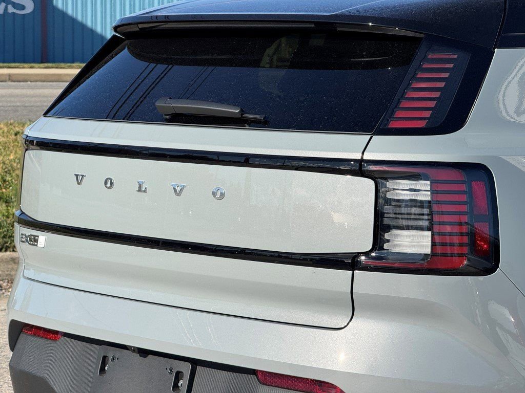 New 2026 Volvo EX30 Plus w/ Protection Package Premier image 8