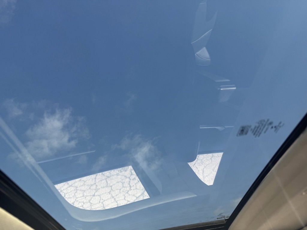 Used 2020 Ford Fusion Titanium image 11