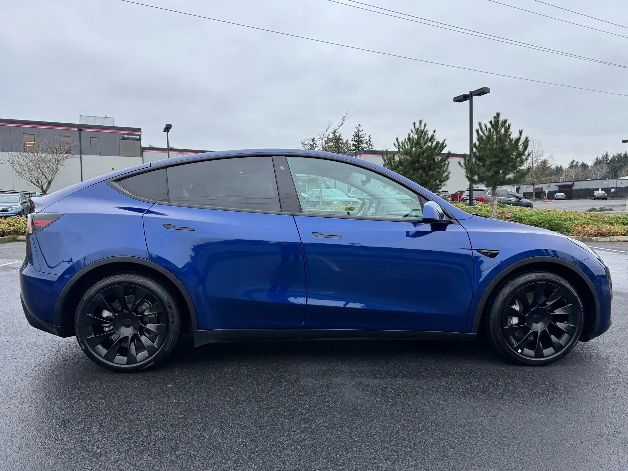 Used 2020 Tesla Model Y Long Range image 12