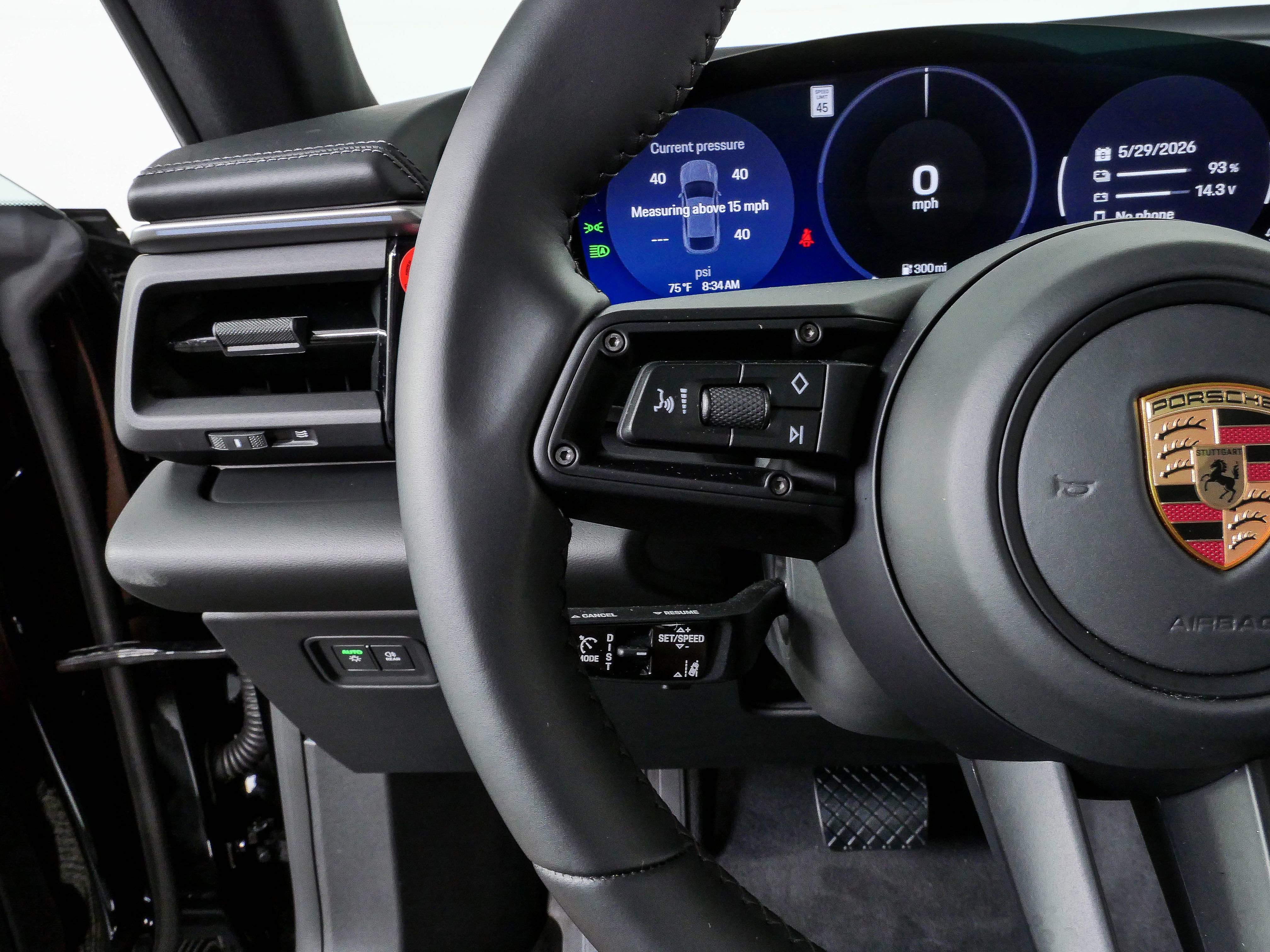 Used 2025 Porsche Macan Electric RWD image 10
