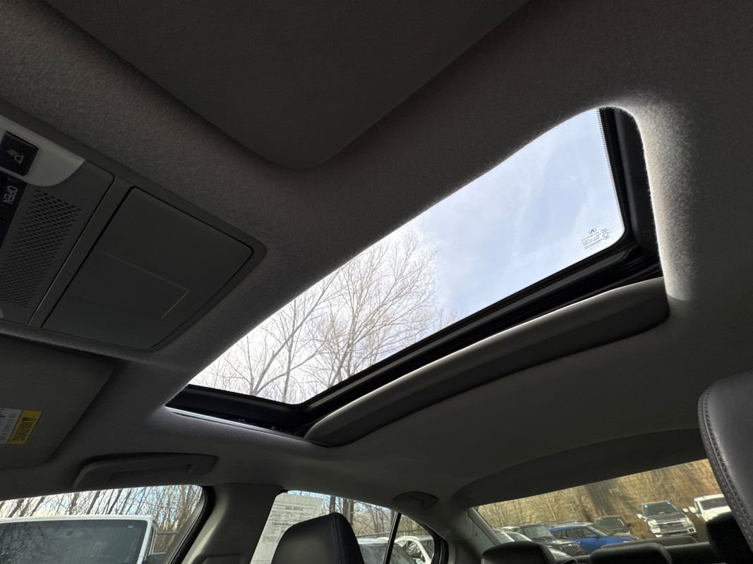 Used 2017 Acura RLX w/ Technology Package image 31