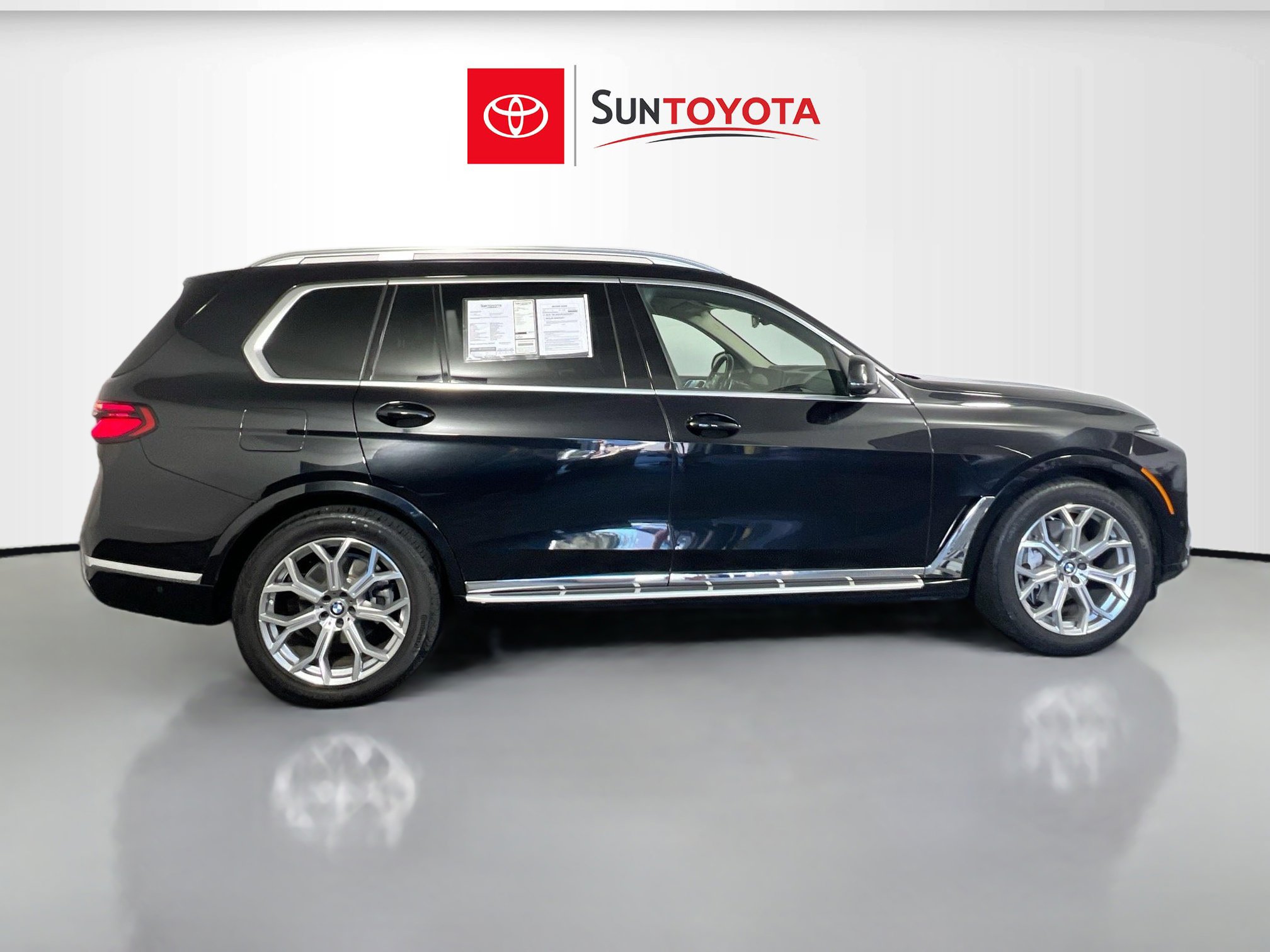 Used 2025 BMW X7 xDrive40i image 2