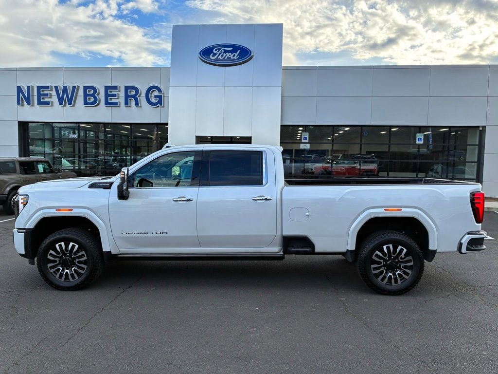 Used 2024 GMC Sierra 3500 Denali Ultimate image 4
