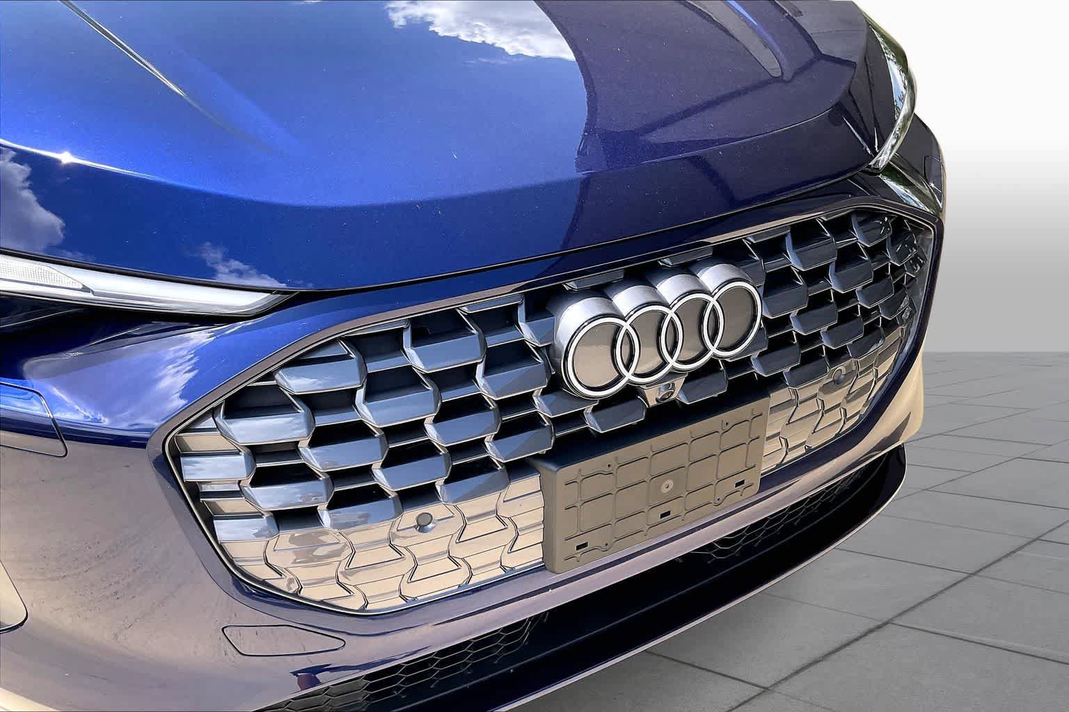 Used 2025 Audi Q5 Premium w/ Convenience Package AWD/4WD image 29