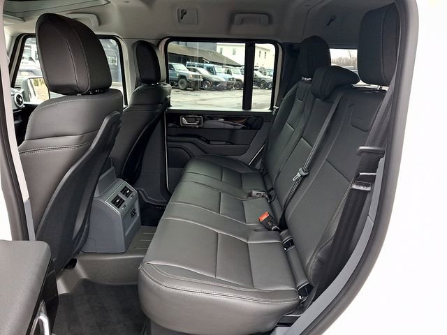 Used 2025 INEOS Grenadier Fieldmaster Edition image 10