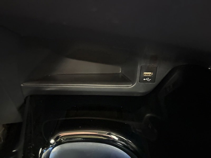 Used 2022 Toyota C-HR Limited image 31