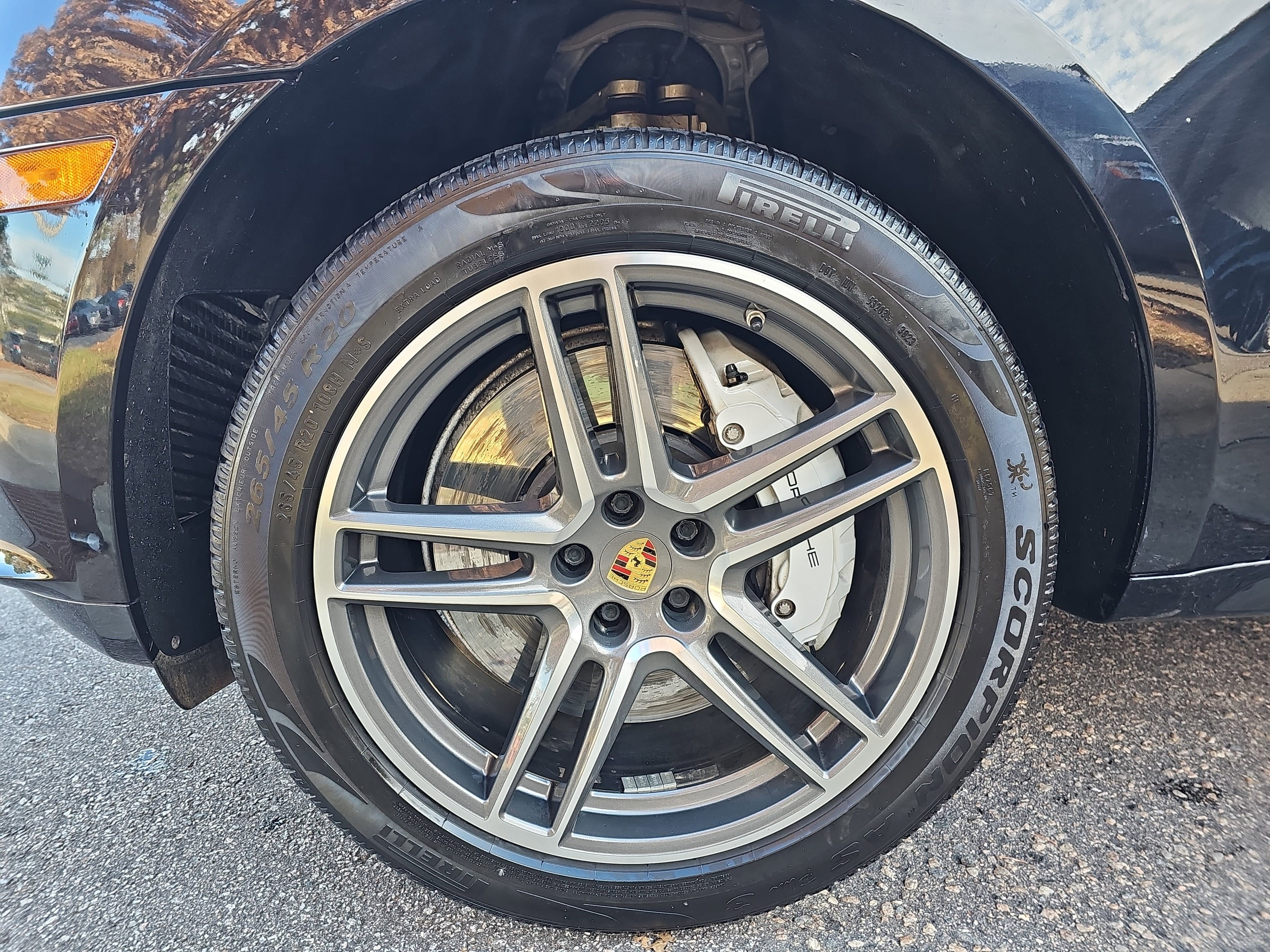 Used 2021 Porsche Macan Turbo image 34