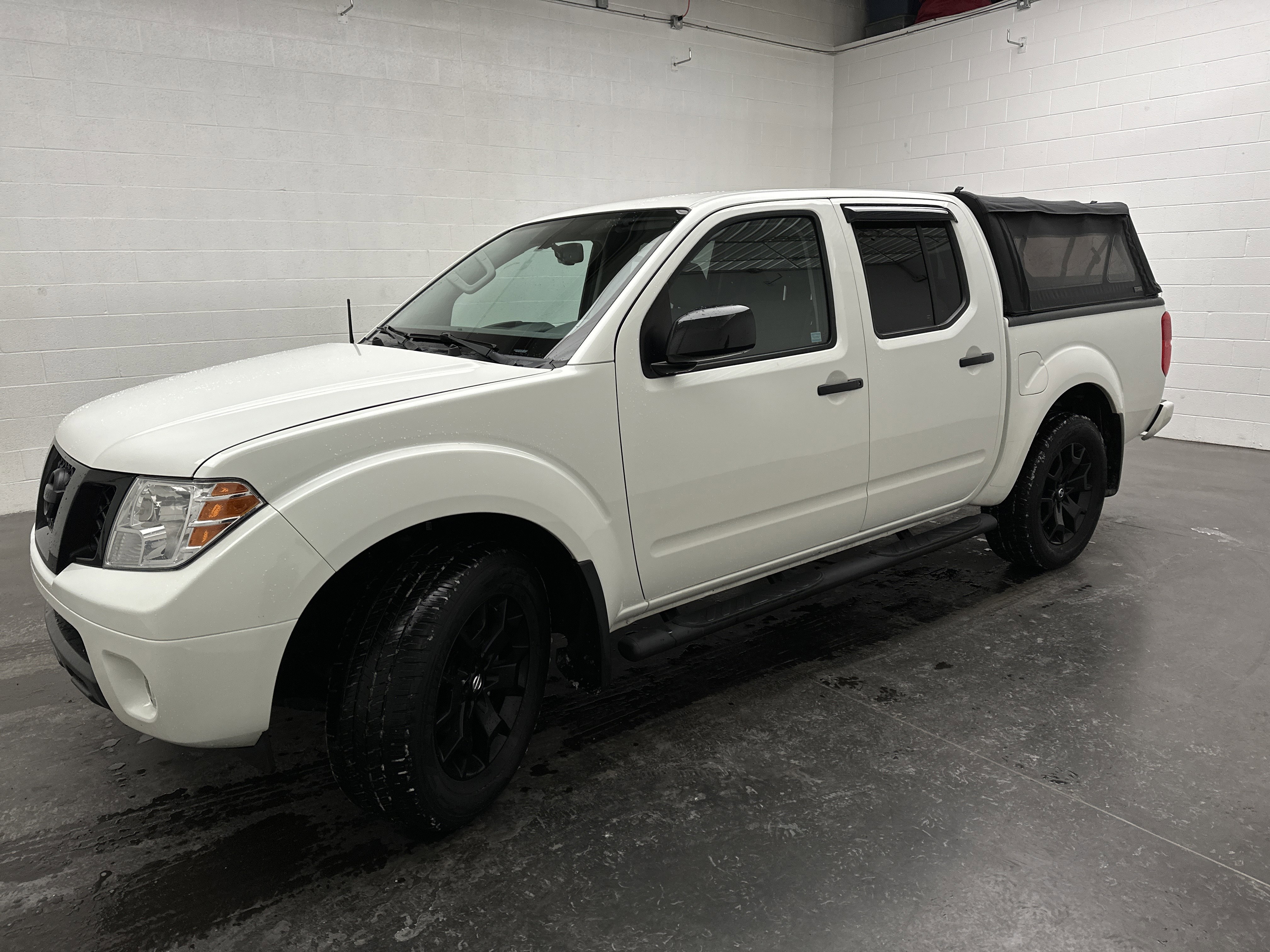 Used 2021 Nissan Frontier SV w/ Midnight Edition Floor Mats image 4