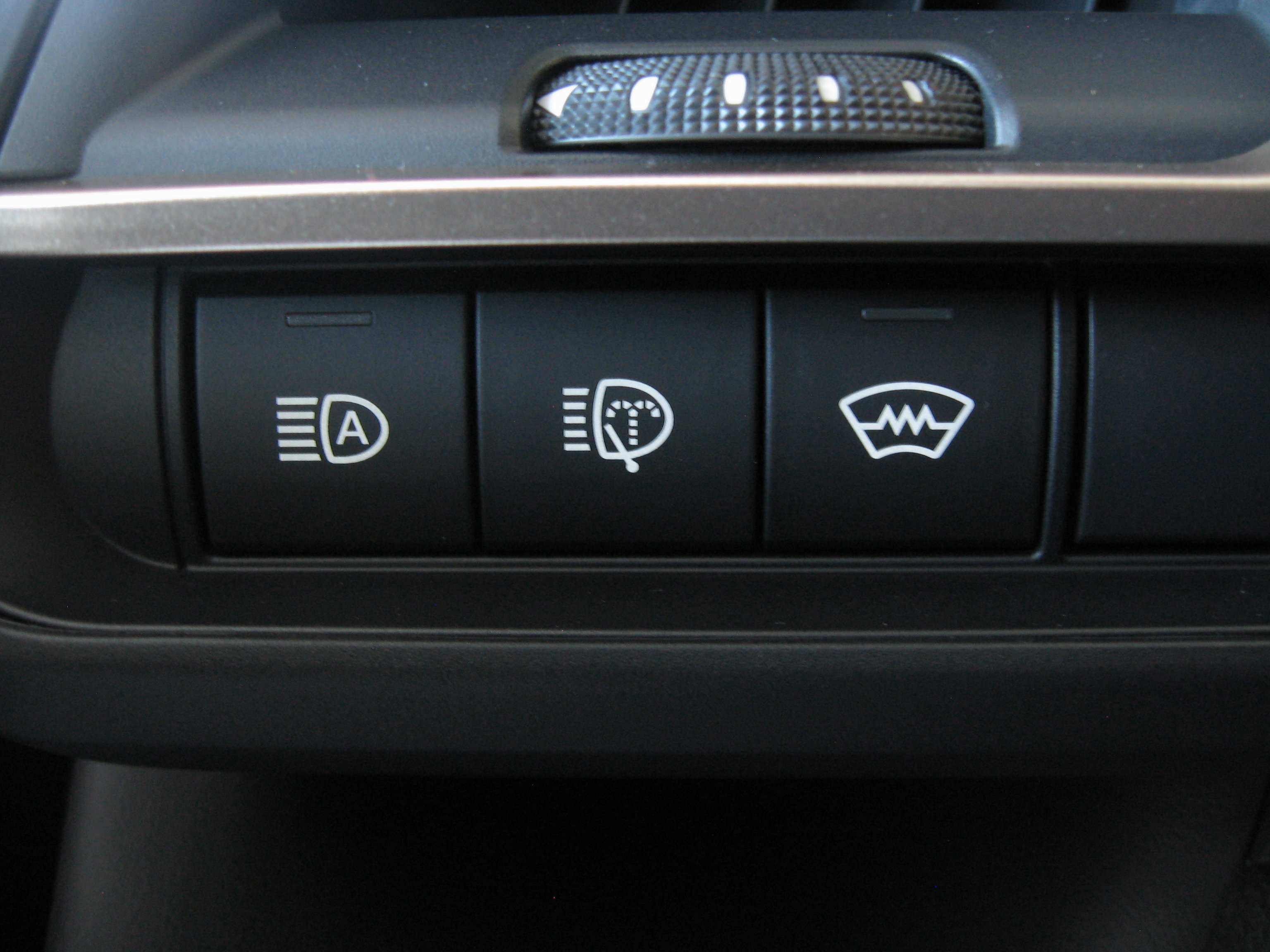 New 2025 Toyota Crown Signia image 16