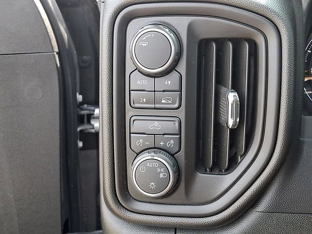 Used 2020 Chevrolet Silverado 1500 Custom w/ Custom Value Package AWD/4WD image 31
