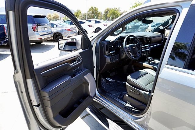 Used 2024 Chevrolet Silverado 1500 High Country w/ High Country Premium Package AWD/4WD image 50