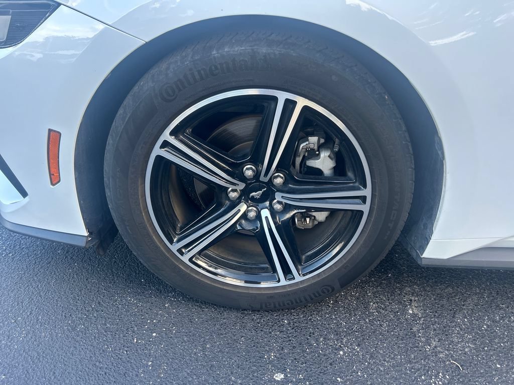 Used 2025 Ford Mustang Premium RWD image 30