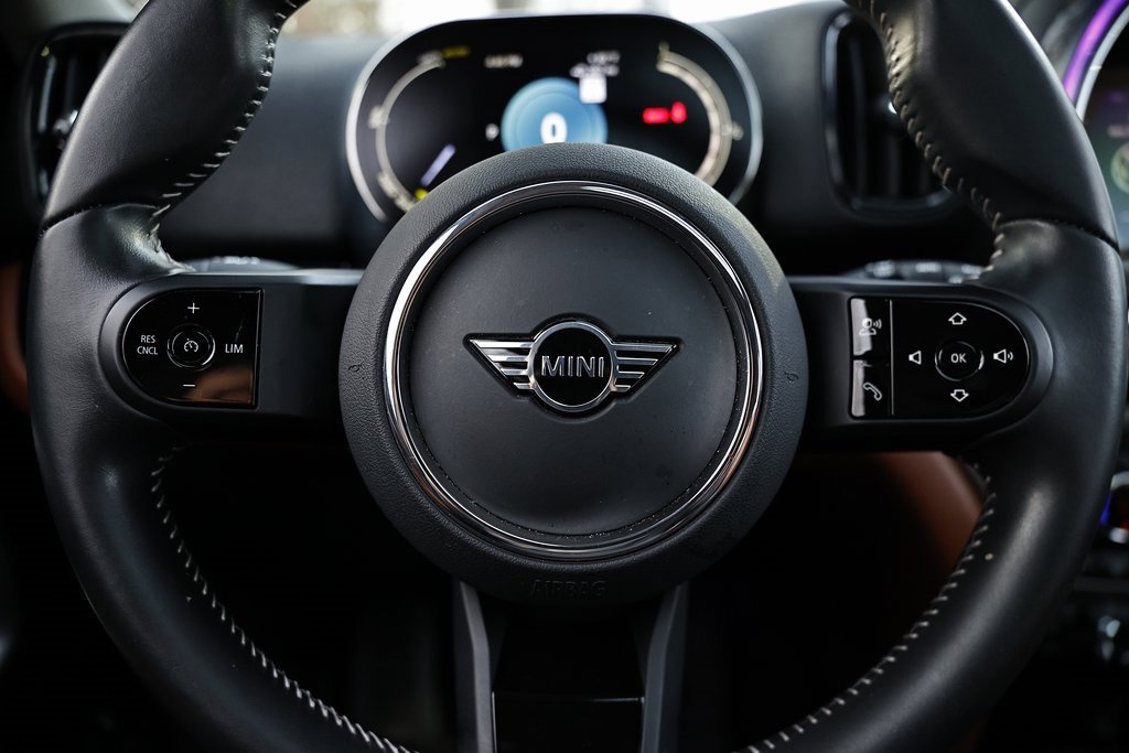 Used 2023 MINI Cooper Countryman SE w/ Signature Upholstery Package image 32
