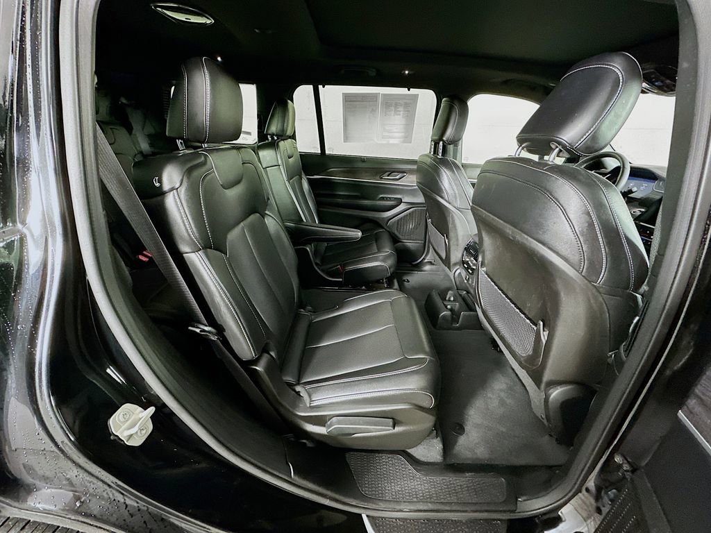 Certified 2024 Jeep Grand Cherokee L Limited w/ Luxury Tech Group II image 41